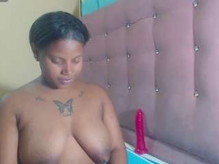 littlechocolatee Live Webcam on CamSoda