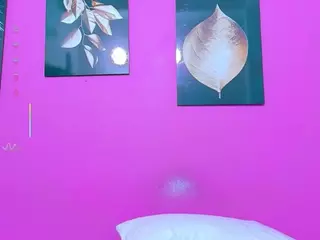 LITTLE MIAKAELA's Live Sex Cam Show