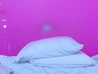 LITTLE MIAKAELA's Live Sex Cam Show