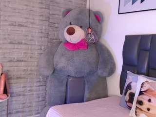 tinnahottie Live Webcam on CamSoda