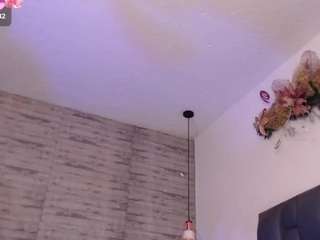 tinnahottie Live Webcam on CamSoda