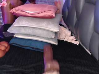 tinnahottie Live Webcam on CamSoda