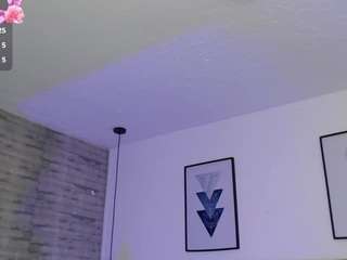 tinnahottie Live Webcam on CamSoda