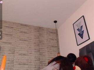 tinnahottie Live Webcam on CamSoda