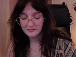 elliejay1 from CamSoda is Away