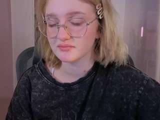 elliejay1 Live Webcam on CamSoda