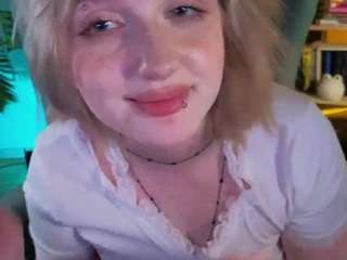 elliejay1 Live Webcam on CamSoda