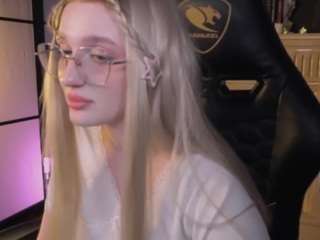 elliejay1 Live Webcam on CamSoda