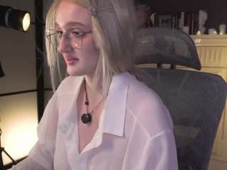 le modèle elliejay1 est en webcam porno dans un show sur le site camsoda, il possède les tags suivants: ass,natural,young-adult,upskirt,toys,teen 18,tease,tattoos,strip,spanking,spank,smoking,skinny,pussy,asshole,no drinking,lush,doggy-style,bedroom,big tits