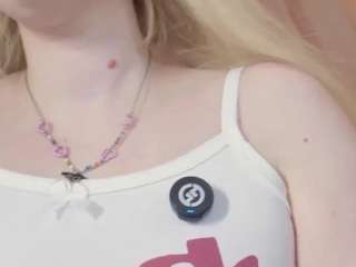 ELLIE live webcam show