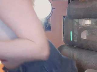 ELLIE live webcam show