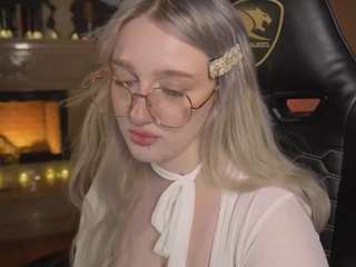 ELLIE live webcam show