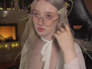 ELLIE live webcam show