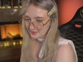 ELLIE live webcam show