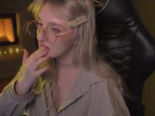 ELLIE live webcam show