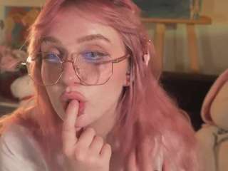 ELLIE live cam preview