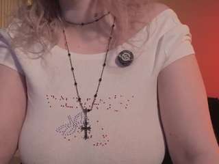 ELLIE live cam preview