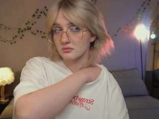 ELLIE live cam preview