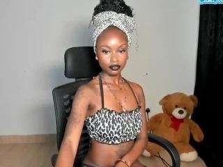 h3llotitty webcam model