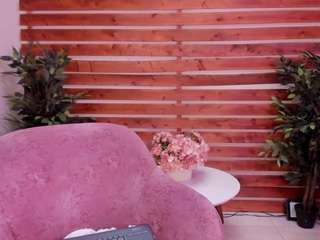 laura-bonnet Live Webcam on CamSoda