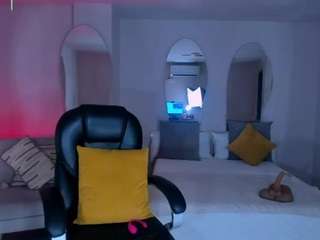 alessaromero Live Webcam on CamSoda