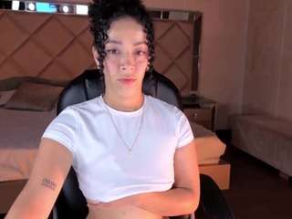 alessaromero Live Webcam on CamSoda
