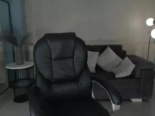 AlessaRomero's Live Sex Cam Show
