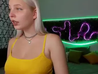 AliceLorns's Live Sex Cam Show