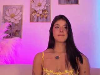 Live webcam model sharon-montana on Soda Cams