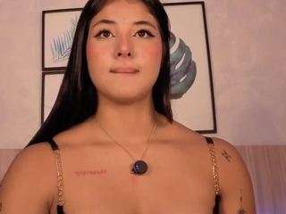 Live webcam model sharon-montana on Soda Cams