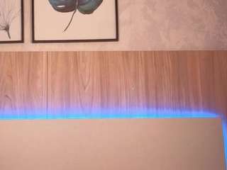 Live webcam model sharon-montana on Soda Cams