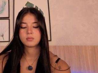 Live webcam model sharon-montana on Soda Cams