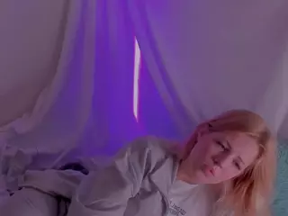 Caroline-Lin's Live Sex Cam Show