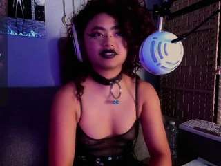 Demonessazazel's cam show statistics and live stream