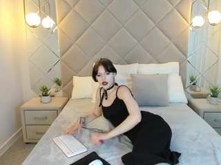 nickolle-honey's CamSoda show and profile