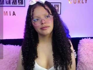 Cam Amateur En Vivo camsoda miacurlylqs