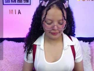 Mia Withe camsoda miacurlylqs