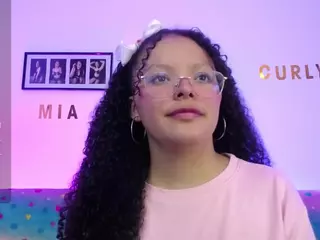 MiaCurlyLqs's Live Sex Cam Show