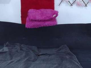 Este modelo está ao vivo agora. tiifanny-goomez