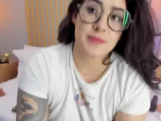 bella-graves's Live Sex Cam Show