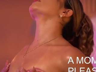 alison-collins Live Webcam on CamSoda
