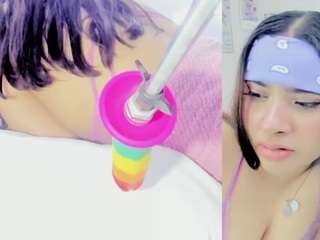 Daki-Ume live webcam show