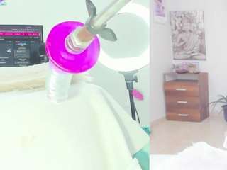 Daki-Ume live cam preview