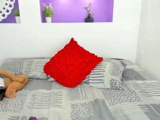 ebony-jeane's CamSoda show and profile