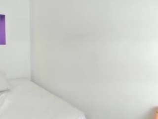 ebony-jeane's CamSoda show and profile