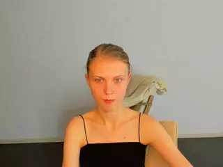 PhoebeBarns's Live Sex Cam Show