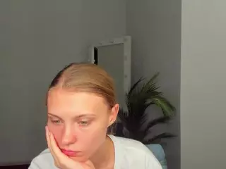 PhoebeBarns's Live Sex Cam Show