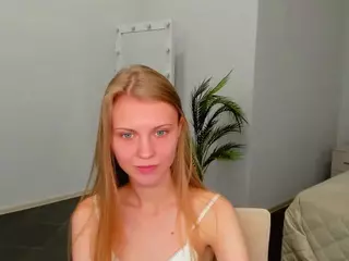 PhoebeBarns's Live Sex Cam Show