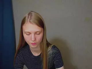 PhoebeBarns's Live Sex Cam Show