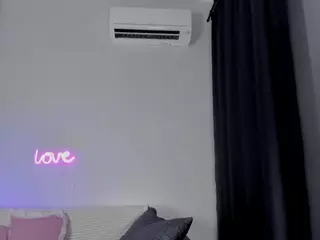 AmeliaAttom's Live Sex Cam Show